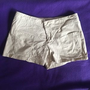 Mountain Hardwear Khaki Shorts